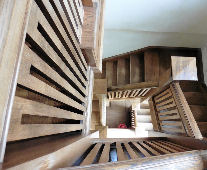 Dlaczego schody wykonane z drewna to dobry wybór?